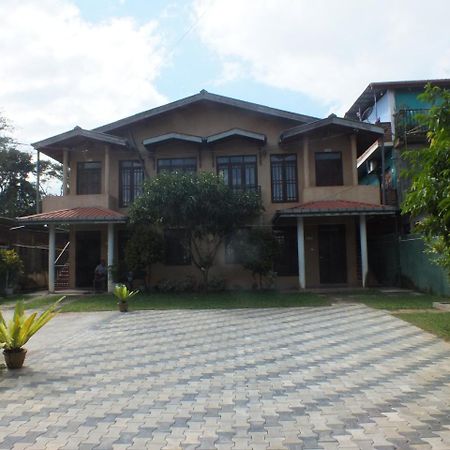 Hillsview Rest & Guest House 马特莱 外观 照片